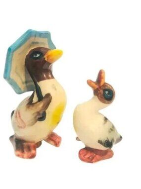 Vintage Ceramic Mama Duck & Duckling Salt & Pepper Shakers